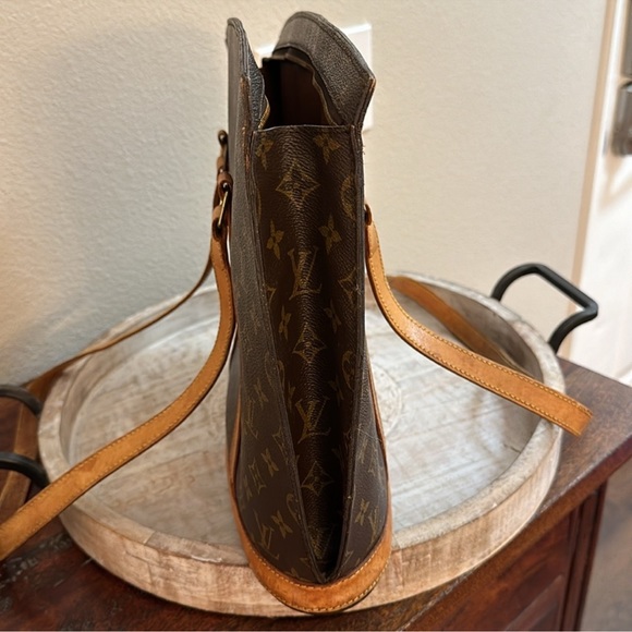 Louis Vuitton Shoulder Bag - Picture 9 of 10